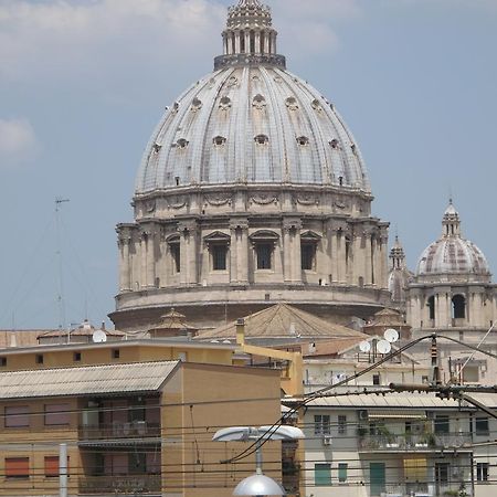 Ferrari Al Vaticano Rzym Zewnętrze zdjęcie